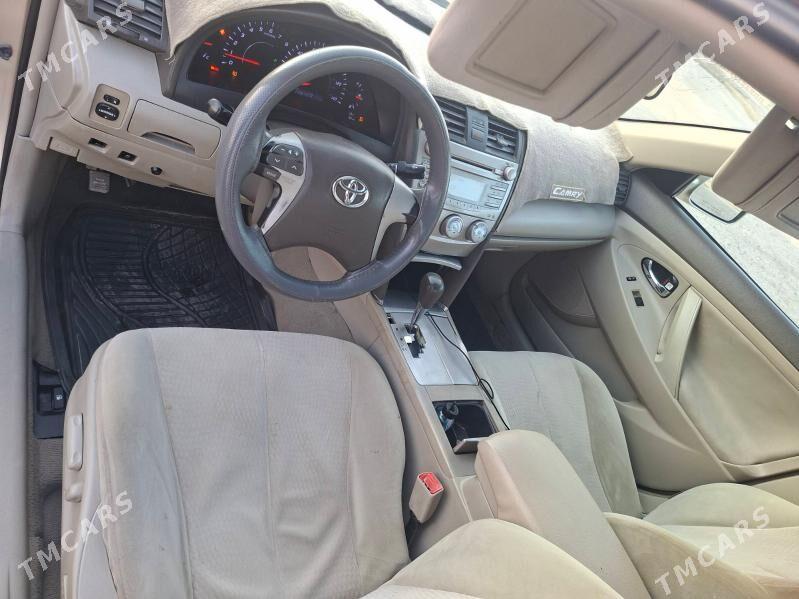 Toyota Camry 2010 - 180 000 TMT - Дашогуз - img 4
