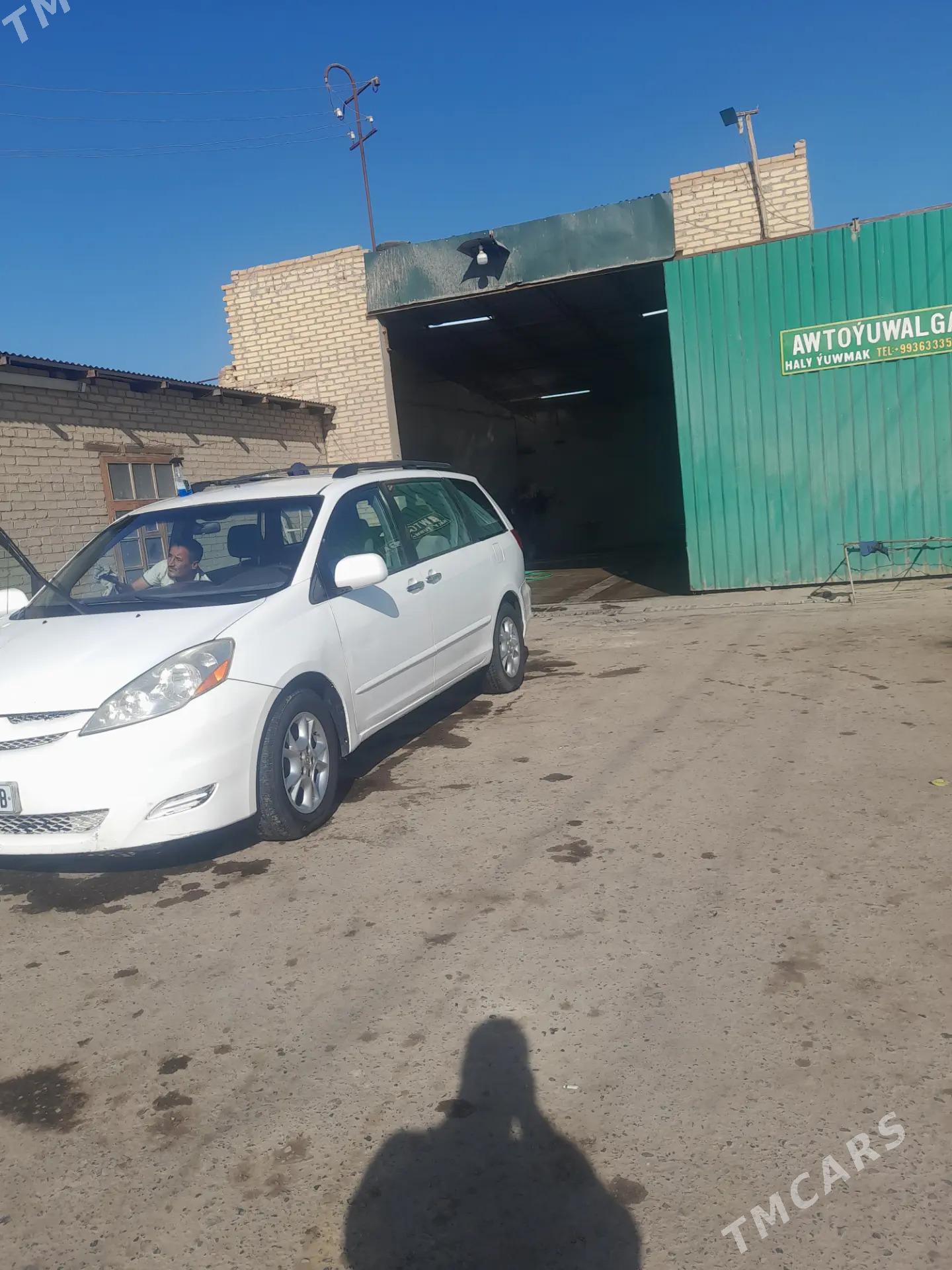 Toyota Sienna 2008 - 200 000 TMT - Sakar - img 3