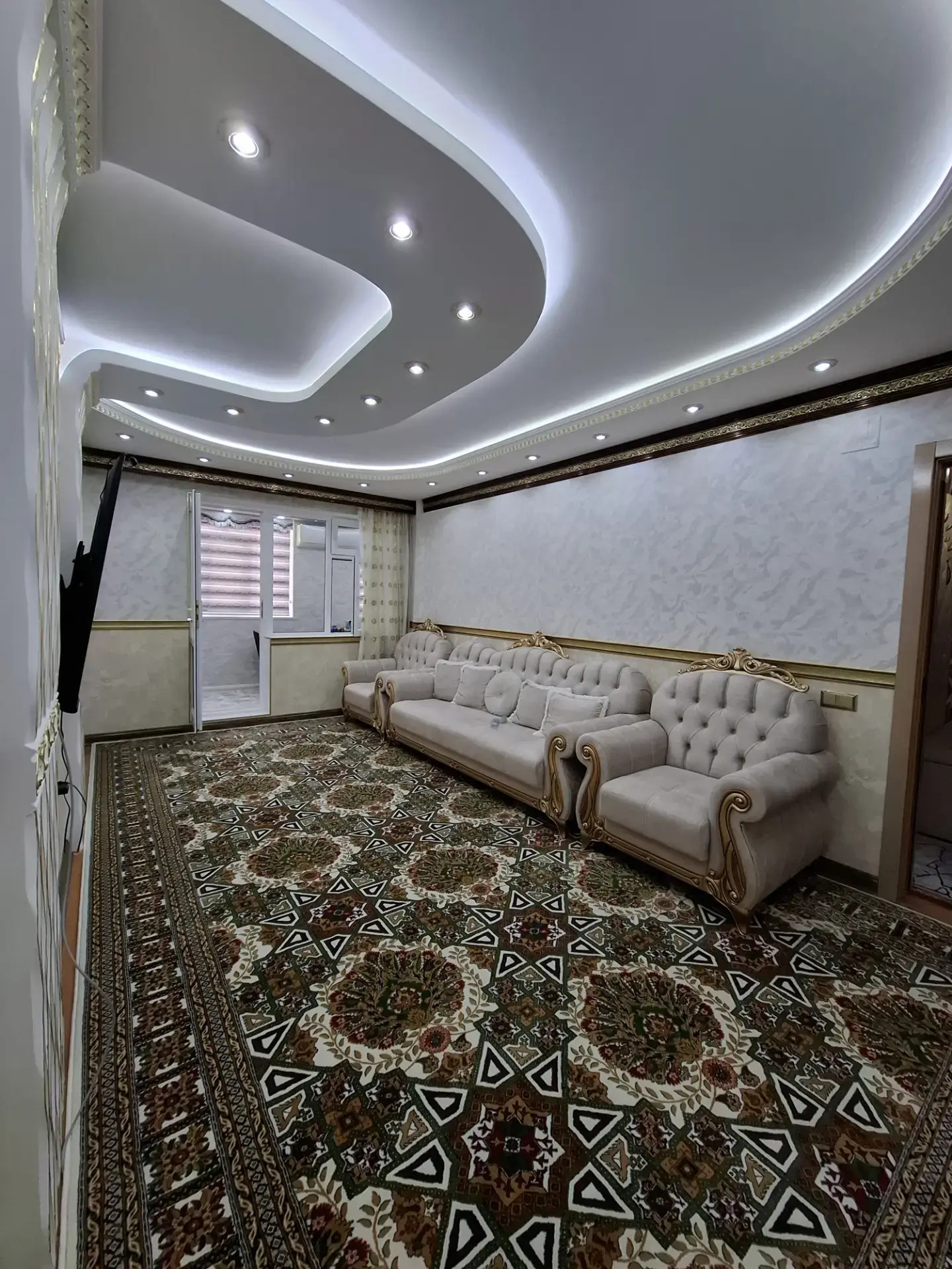 11 Mkr 3 Komnat - 11 мкр - img 1