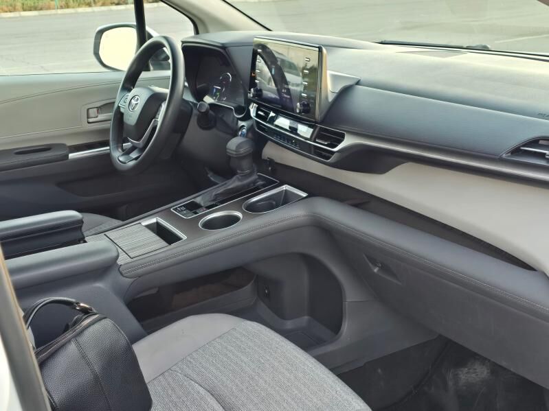 Toyota Sienna 2021 - 465 000 TMT - Ашхабад - img 2