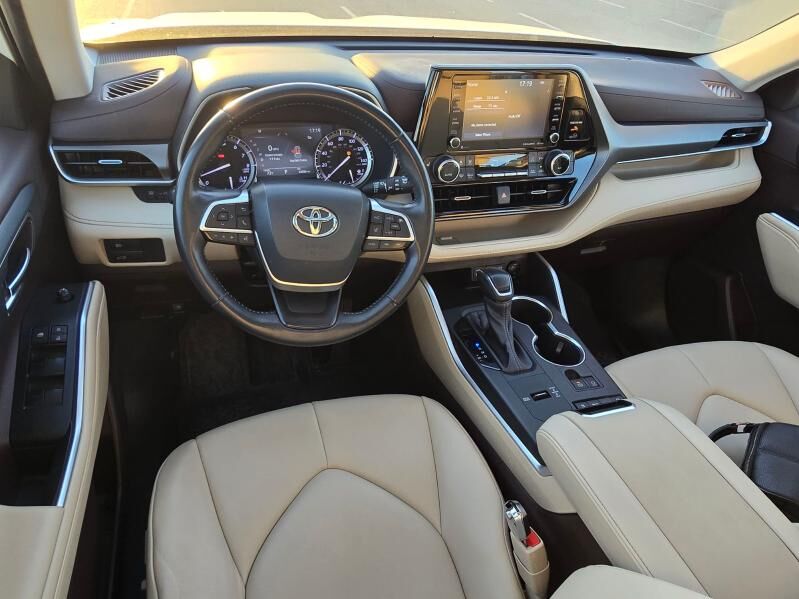 Toyota Highlander 2022 - 675 000 TMT - Aşgabat - img 9