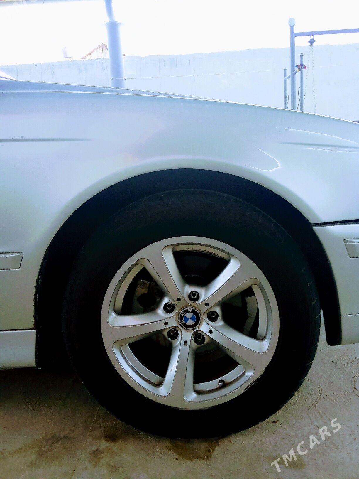 BMW 528 1996 - 85 000 TMT - Берекет - img 6