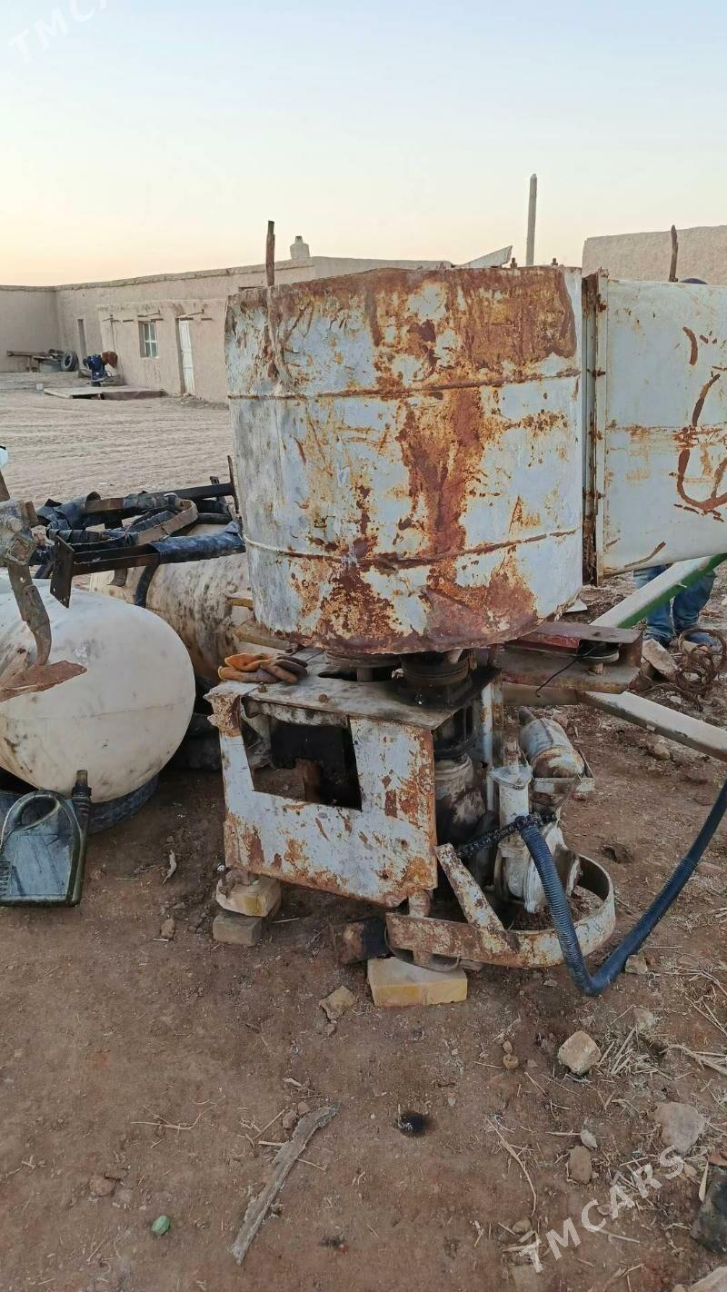 MTZ T-28 1993 - 35 000 TMT - Türkmenbaşy etr. - img 4