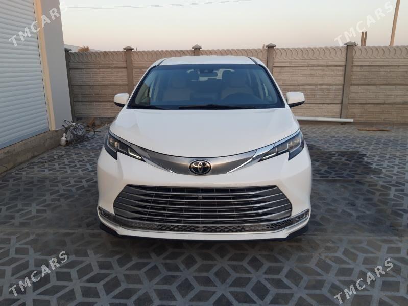 Toyota Sienna 2022 - 460 000 TMT - Мары - img 2