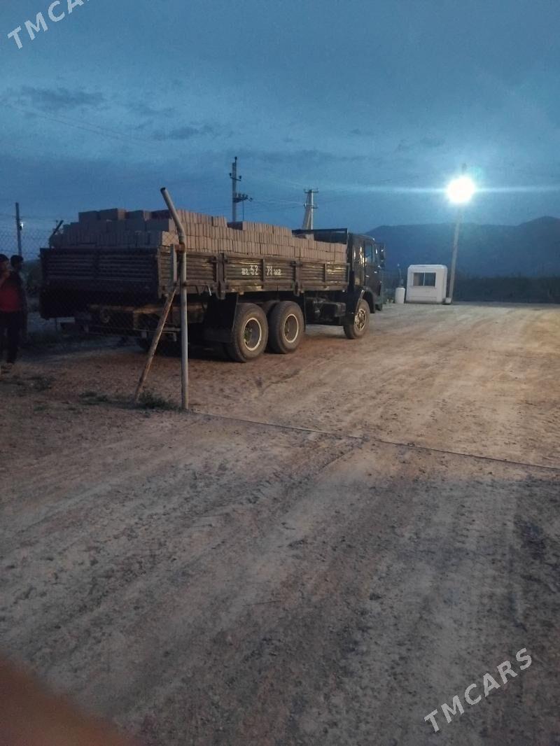 Kamaz 6520 1981 - 170 000 TMT - Bäherden - img 2