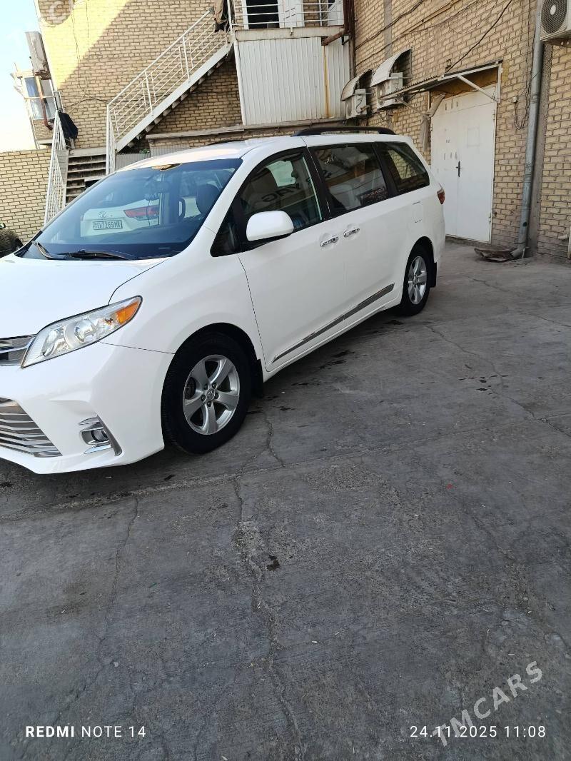 Toyota Sienna 2017 - 410 000 TMT - Мары - img 6