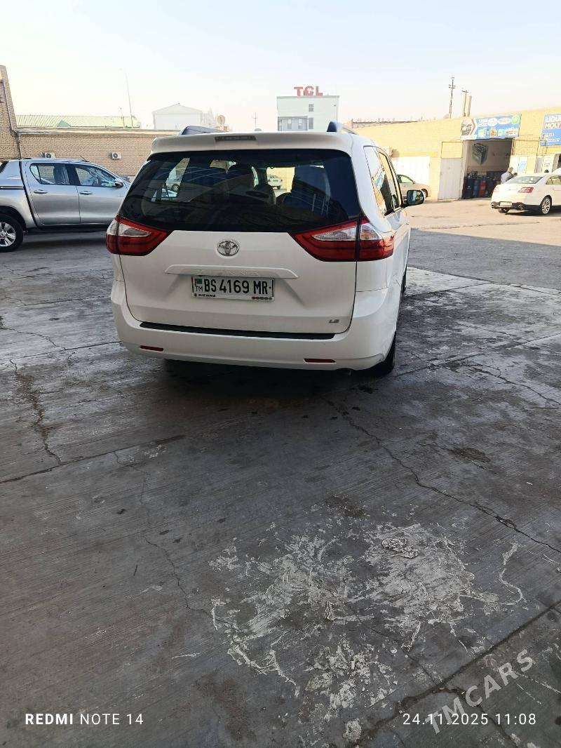 Toyota Sienna 2017 - 410 000 TMT - Мары - img 3