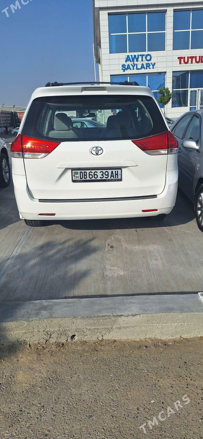 Toyota Sienna 2010 - 280 000 TMT - Ашхабад - img 1