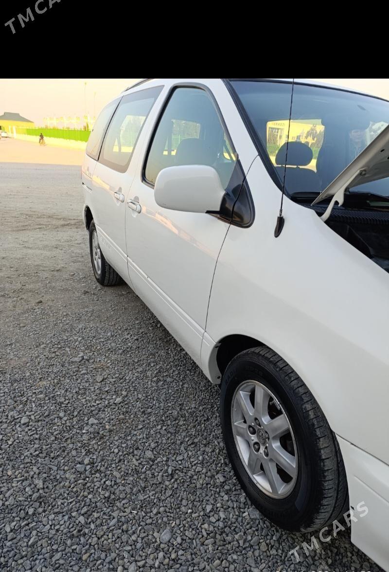 Toyota Sienna 2001 - 180 000 TMT - Бахарден - img 3