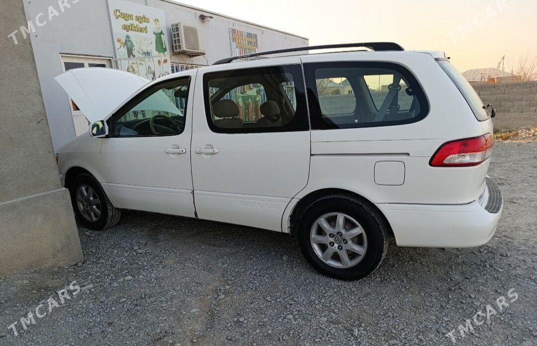 Toyota Sienna 2001 - 180 000 TMT - Бахарден - img 1