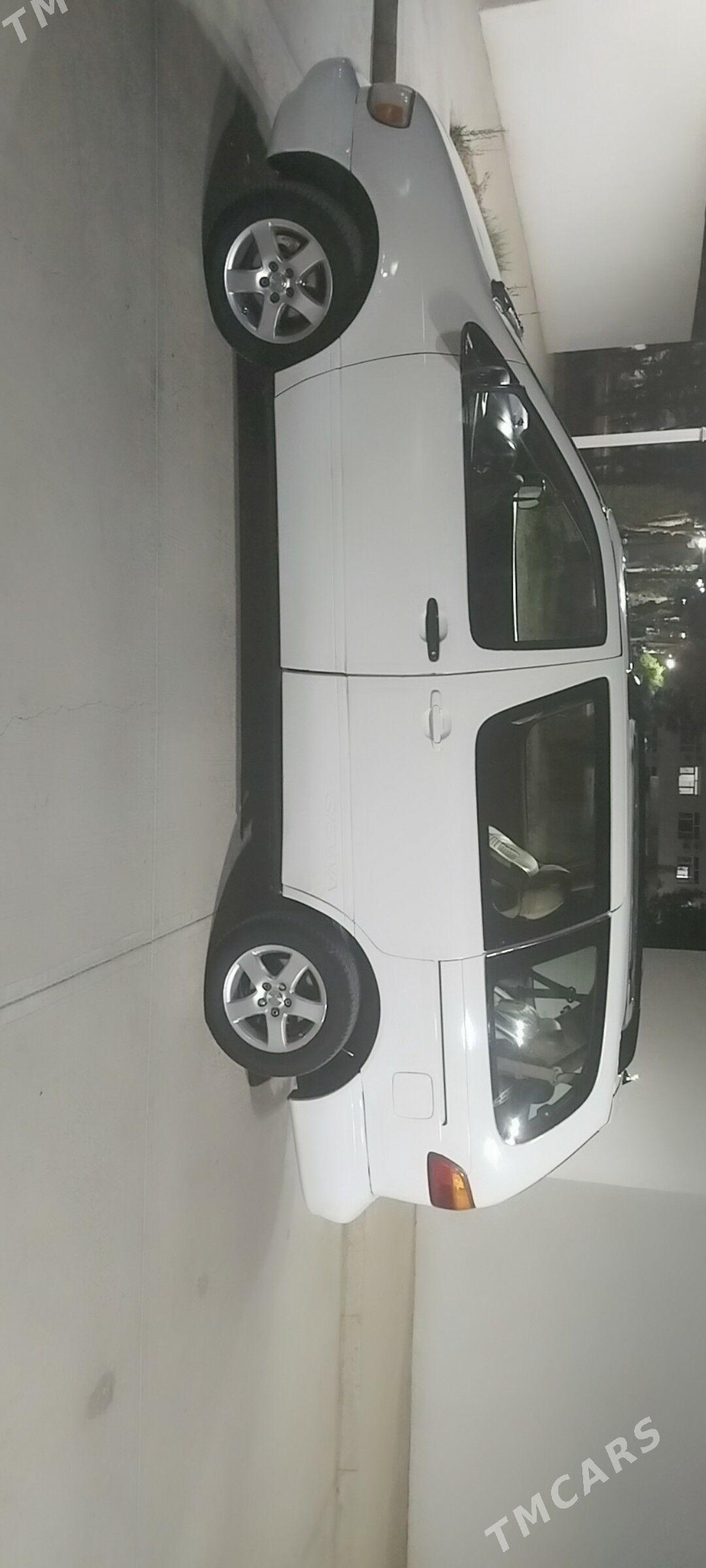 Toyota Sienna 1999 - 138 000 TMT - Байрамали - img 2