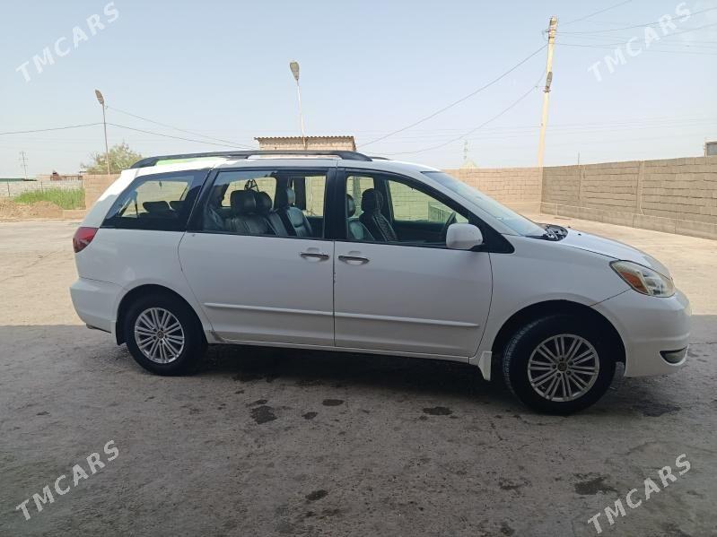 Toyota Sienna 2004 - 195 000 TMT - Теджен - img 5