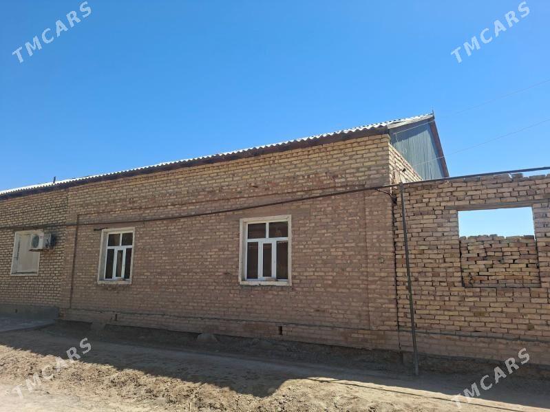 Jay - етр. Туркменбаши - img 1