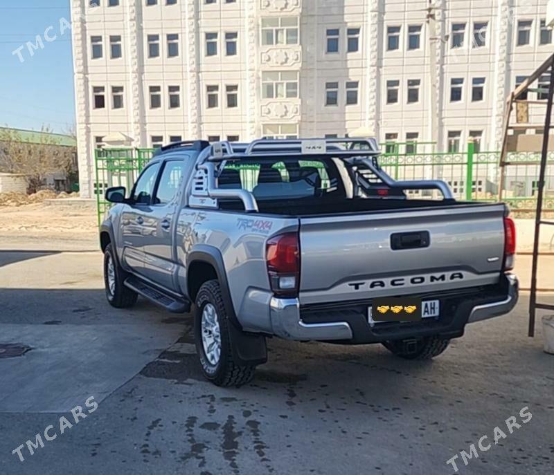 Toyota Tacoma 2018 - 445 000 TMT - Aşgabat - img 2