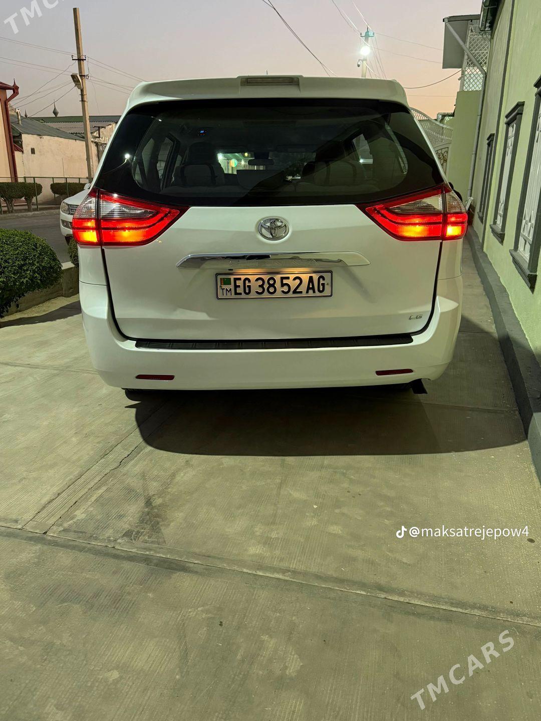 Toyota Sienna 2020 - 360 000 TMT - Мир 2 - img 3