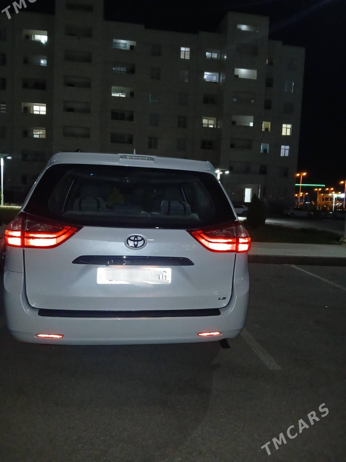 Toyota Sienna 2020 - 360 000 TMT - Мир 4 - img 2