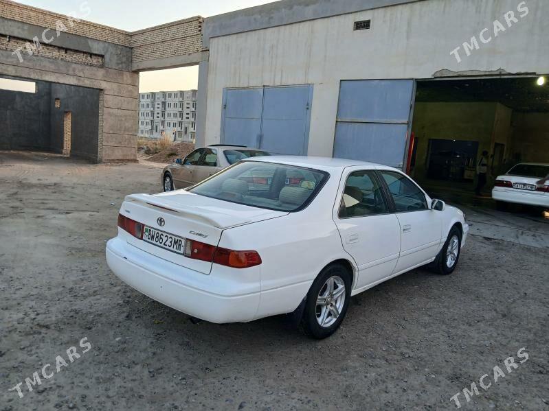 Toyota Camry 2001 - 125 000 TMT - Байрамали - img 3