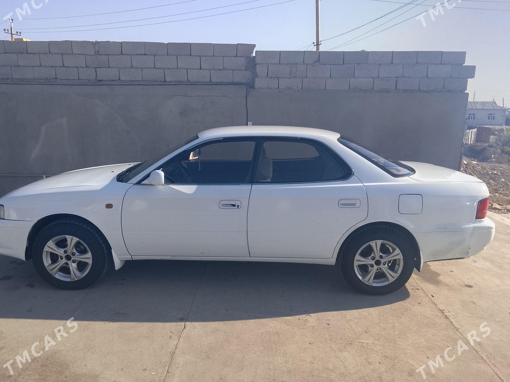 Toyota Vista 1995 - 60 000 TMT - Ёлётен - img 4