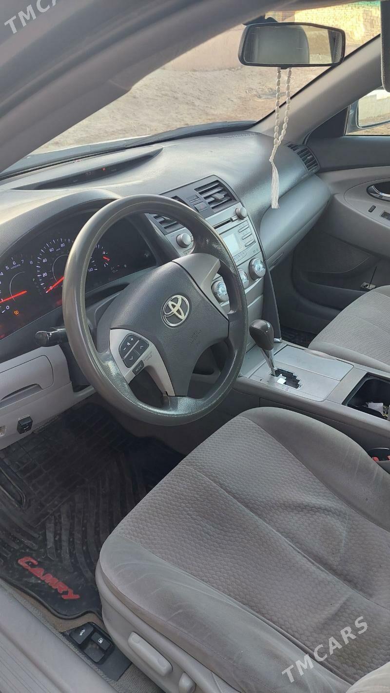 Toyota Camry 2010 - 185 000 TMT - Дашогуз - img 2
