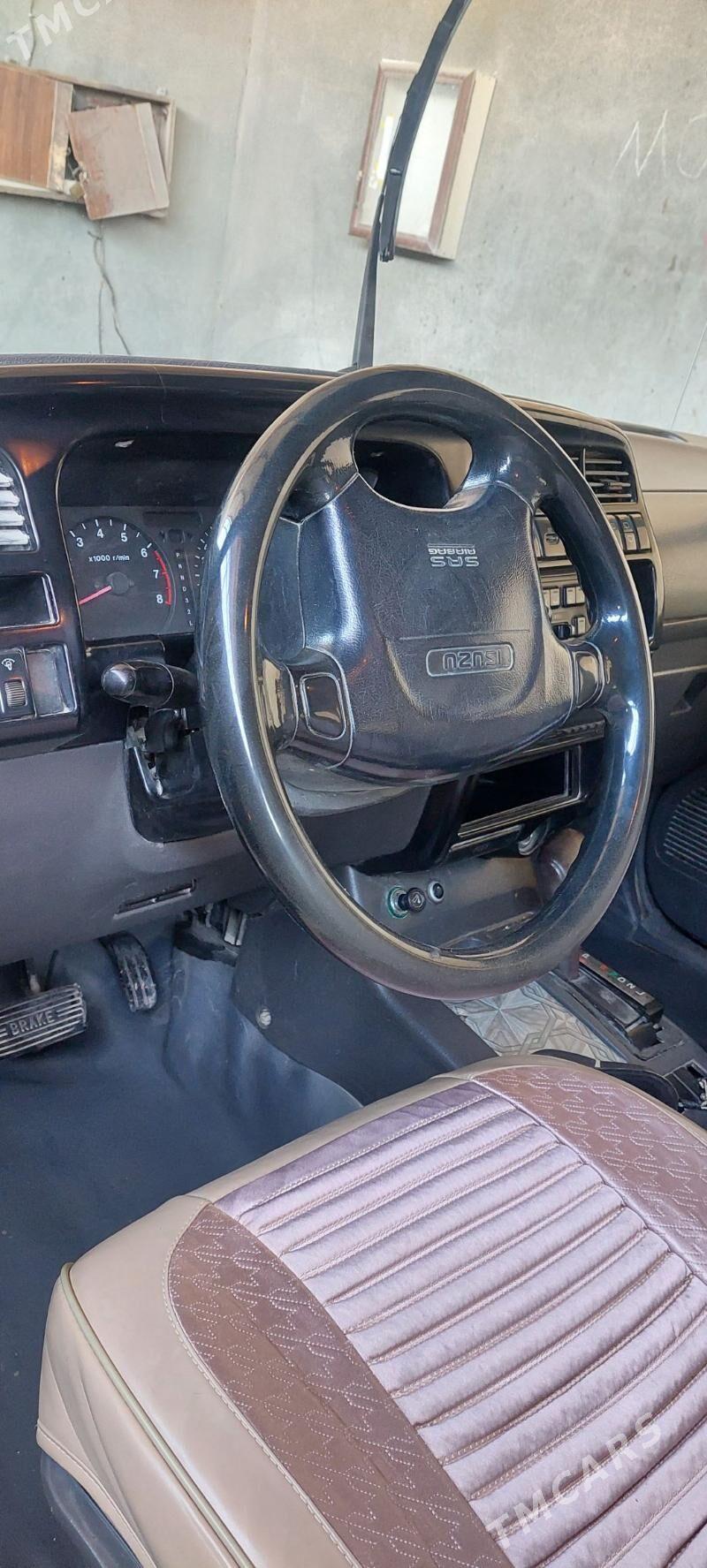 Isuzu Trooper 2000 - 70 000 TMT - Gyzylarbat - img 8