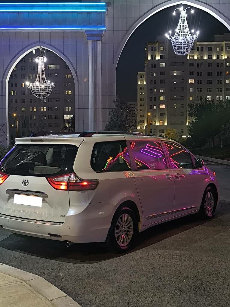 Toyota Sienna 2017 - 460 000 TMT - Aşgabat - img 3