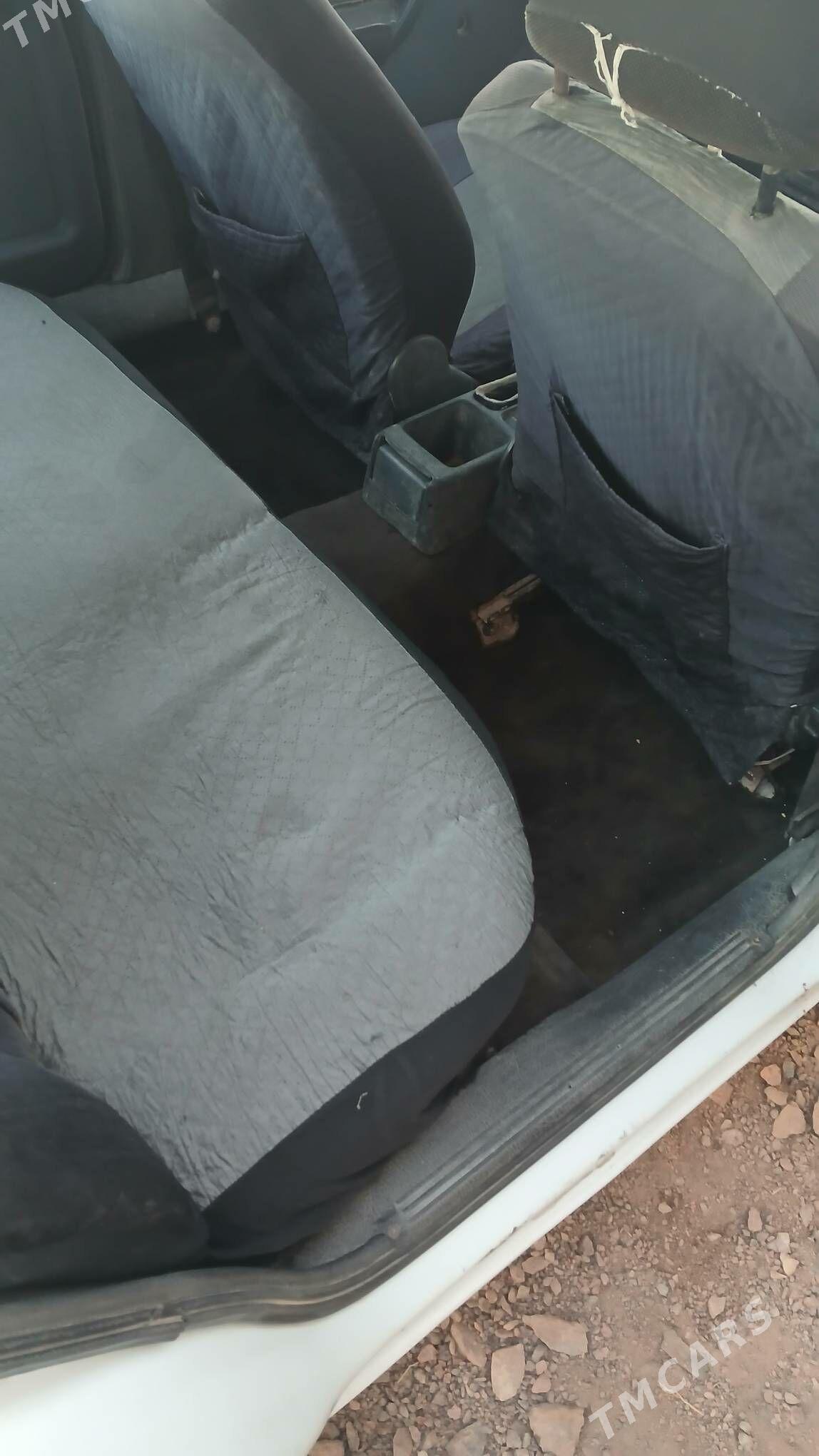 Opel Vectra 1989 - 30 000 TMT - Губадаг - img 5