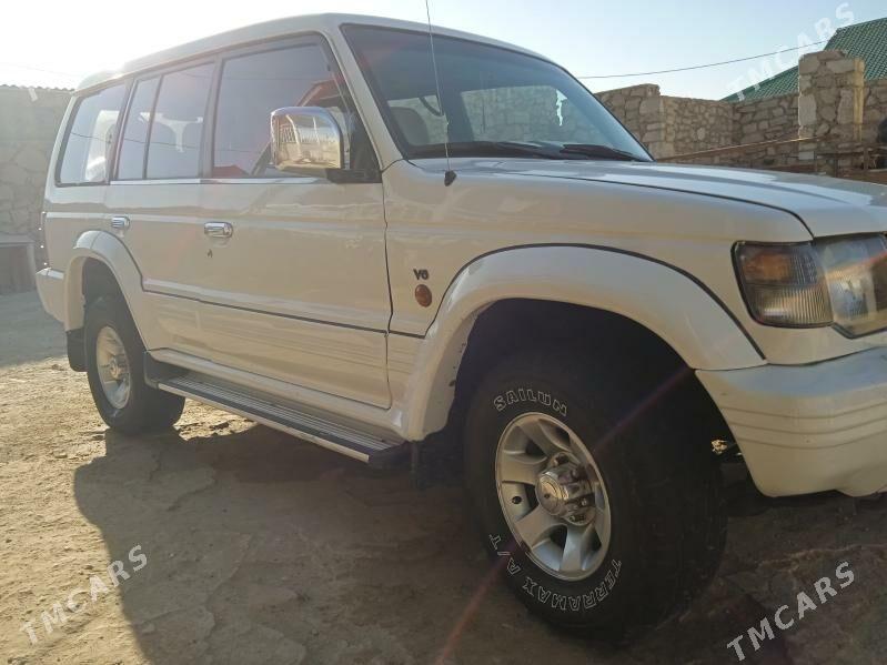 Mitsubishi Pajero 1993 - 60 000 TMT - Туркменбаши - img 3