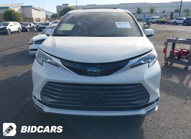 Toyota Sienna 2021 - 740 000 TMT - Aşgabat - img 1