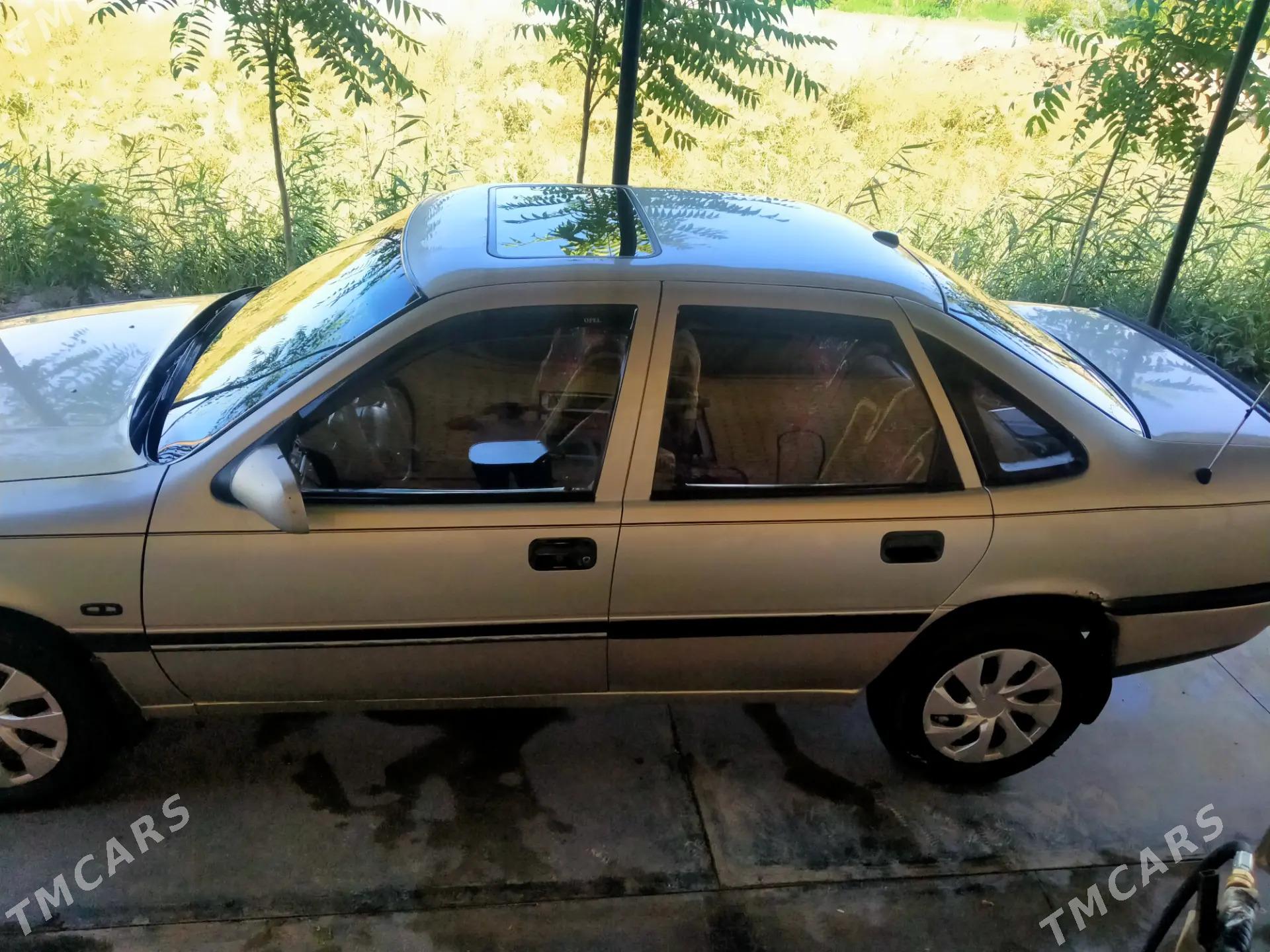 Opel Vectra 1992 - 36 000 TMT - Фарап - img 6