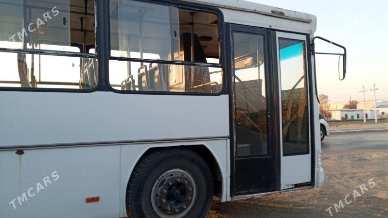 Mercedes-Benz ACTROS 3331 2010 - 500 000 TMT - Türkmenabat - img 3