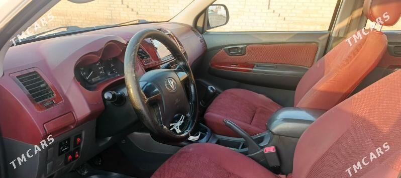 Toyota Hilux 2012 - 310 000 TMT - Керки - img 8