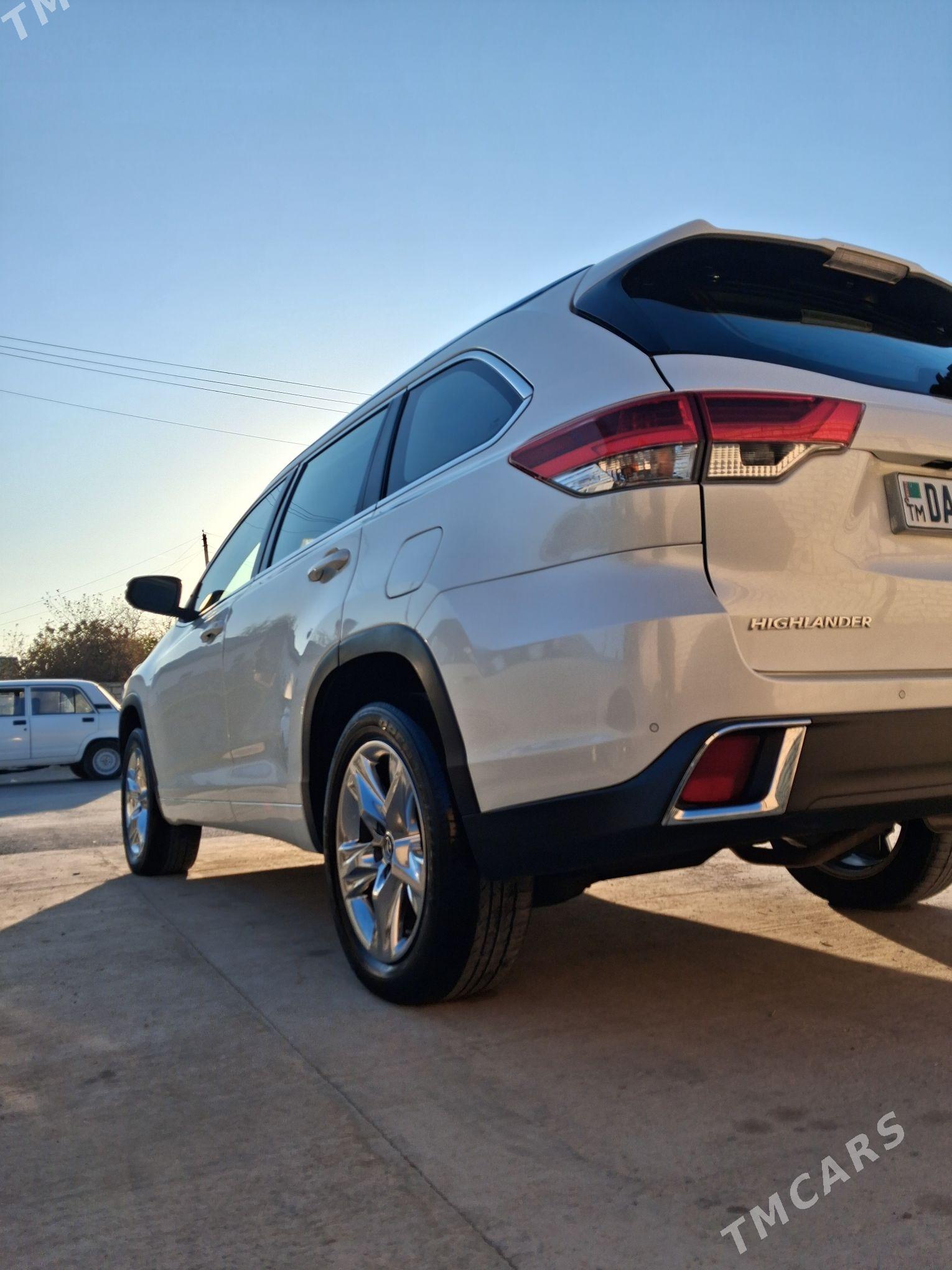Toyota Highlander 2019 - 450 000 TMT - Балканабат - img 2