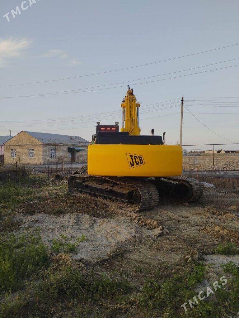 JCB 3CX Pothole Master 2006 - 1 200 000 TMT - Гуртли - img 4