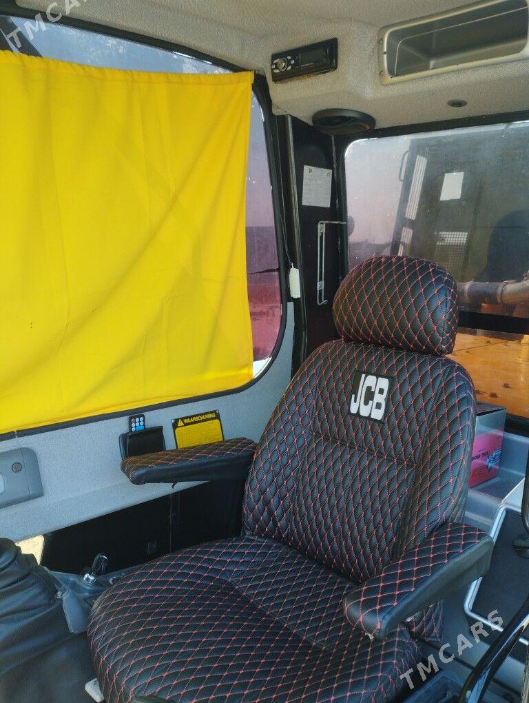 JCB 3CX Pothole Master 2006 - 1 200 000 TMT - Гуртли - img 3