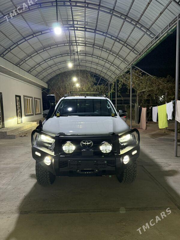 Toyota Hilux 2021 - 610 000 TMT - Aşgabat - img 5