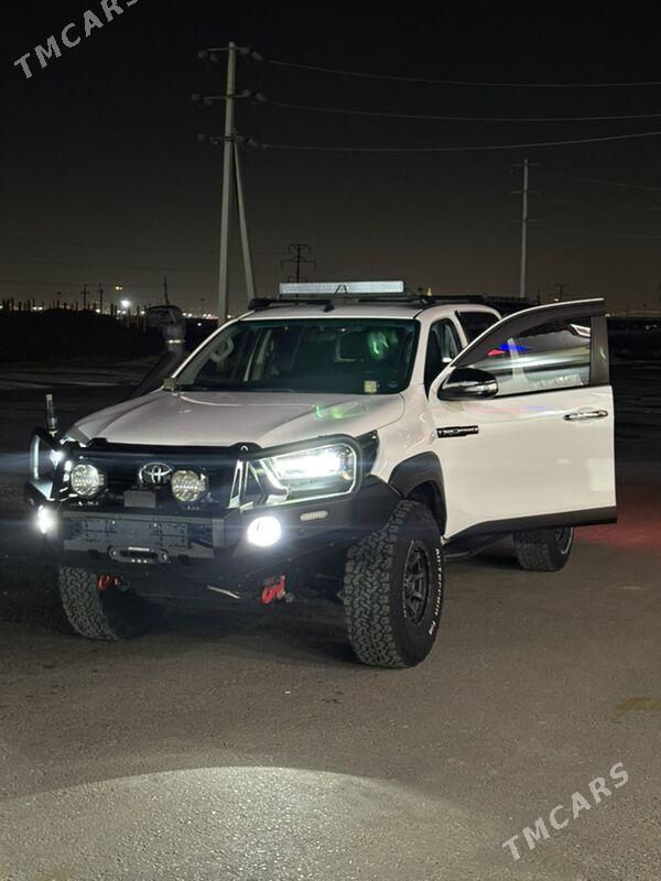 Toyota Hilux 2021 - 610 000 TMT - Aşgabat - img 6