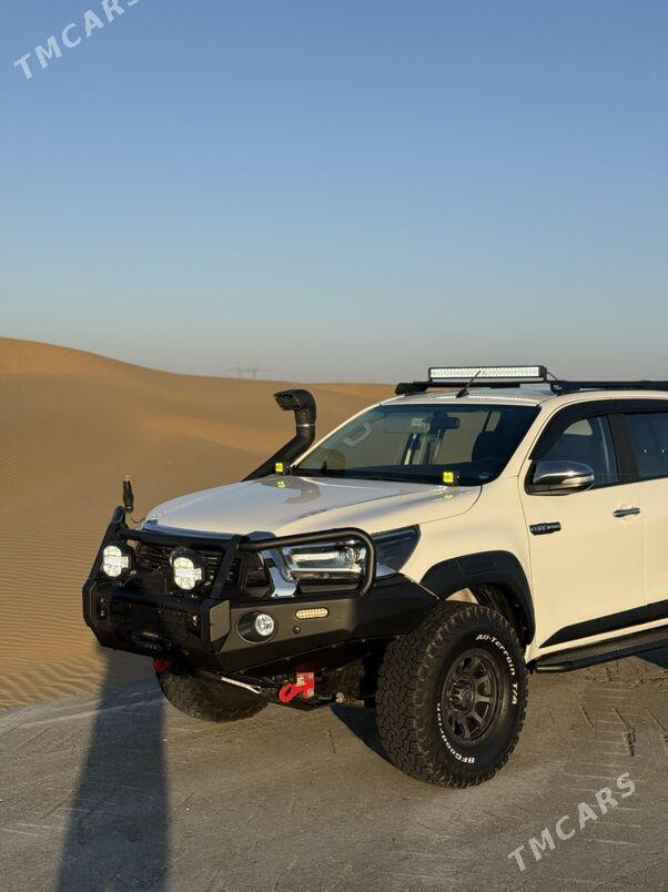Toyota Hilux 2021 - 610 000 TMT - Aşgabat - img 2