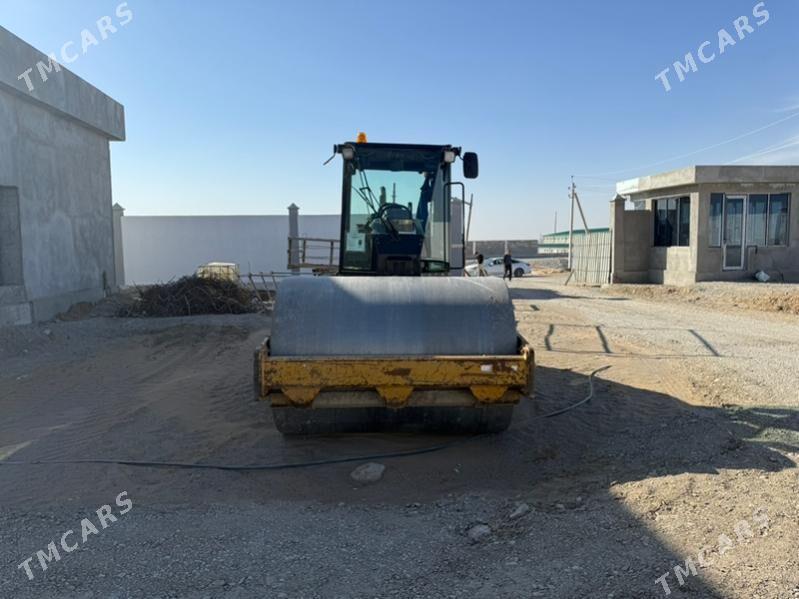Caterpillar Dozer 2013 - 750 000 TMT - Ашхабад - img 1