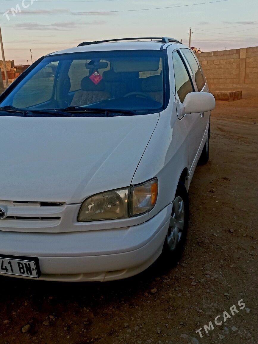 Toyota Sienna 1999 - 130 000 TMT - Эсенгулы - img 2