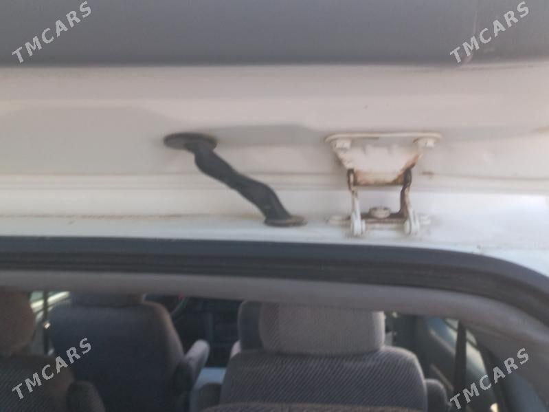 Toyota Sienna 1999 - 130 000 TMT - Эсенгулы - img 3