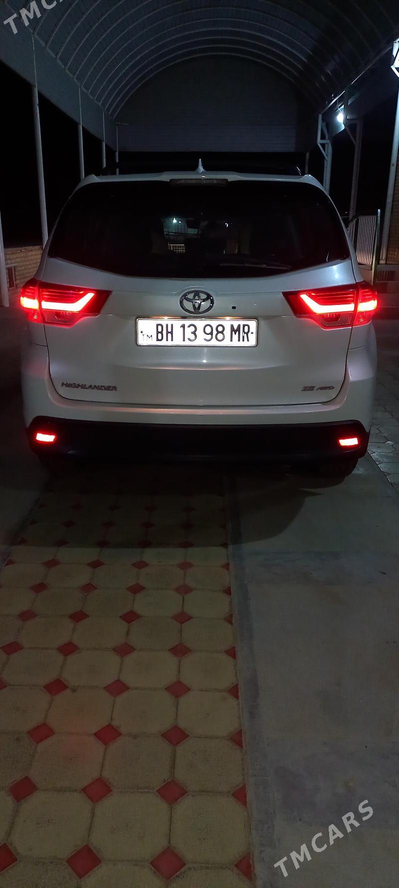 Toyota Highlander 2017 - 490 000 TMT - Мары - img 5