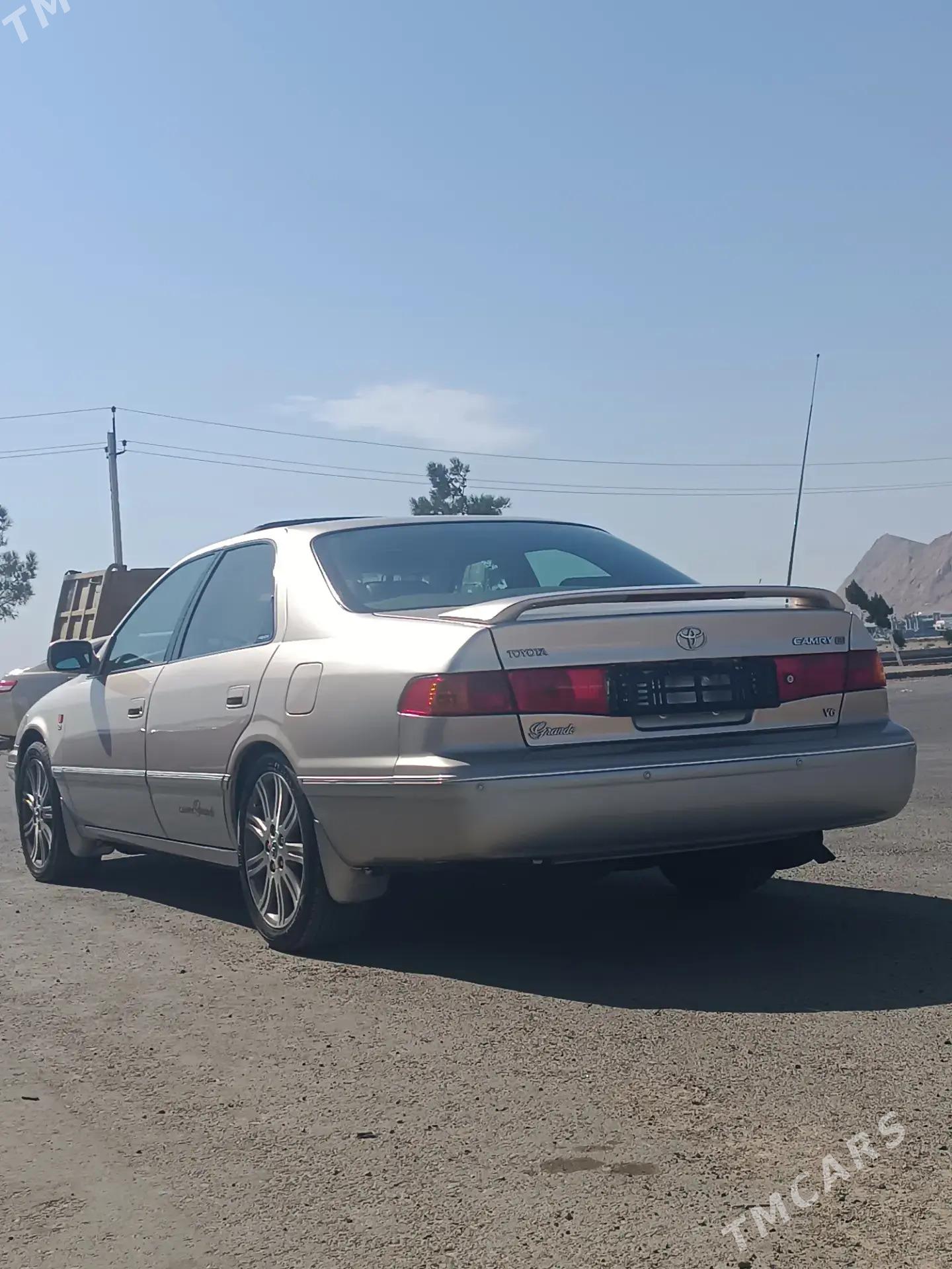 Toyota Camry 2001 - 180 000 TMT - Мары - img 4