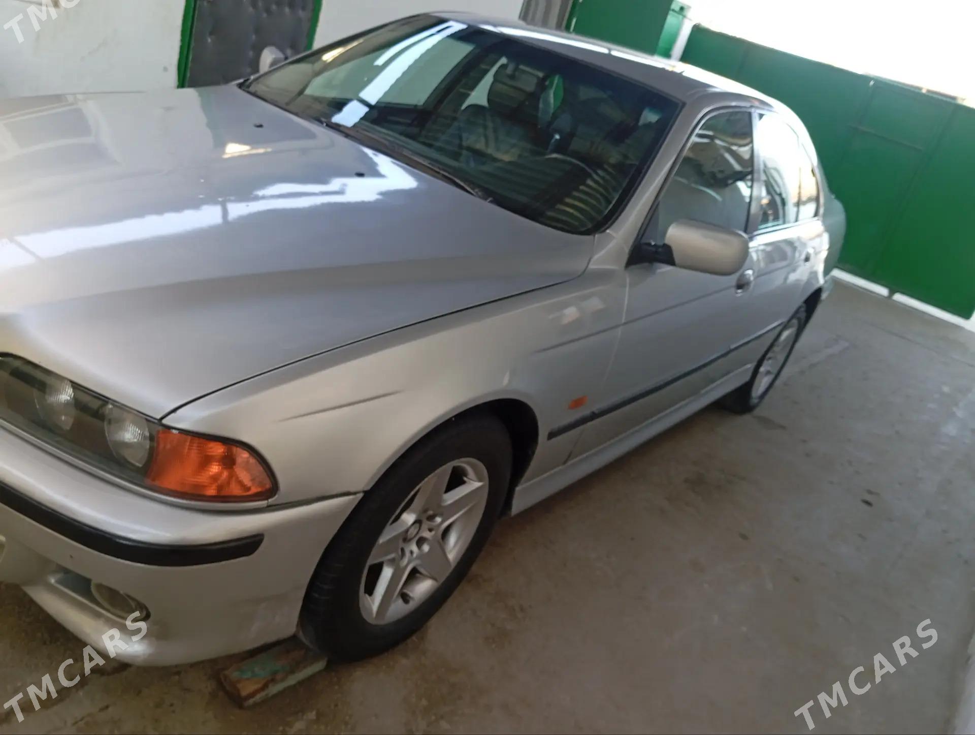 BMW E39 1998 - 95 000 TMT - Балканабат - img 3