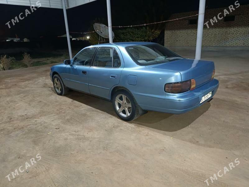 Toyota Camry 1993 - 75 000 TMT - Векильбазар - img 2