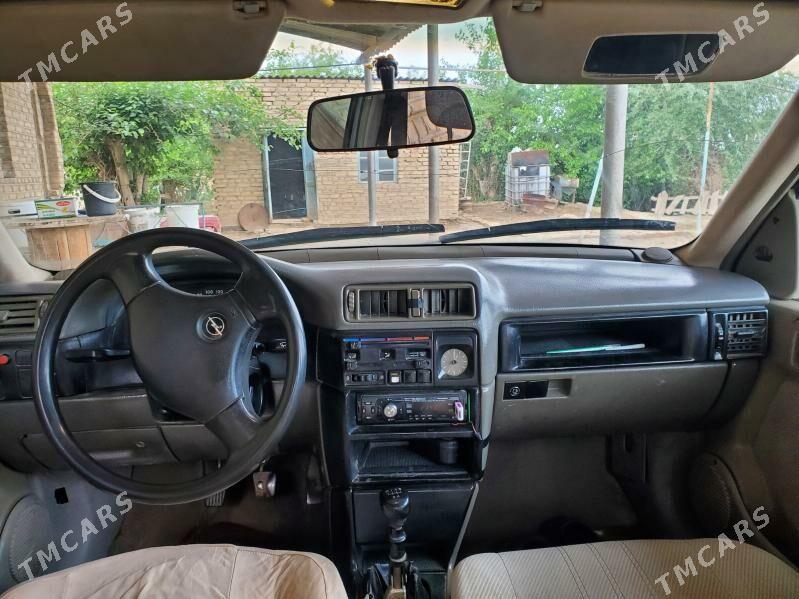 Opel Vectra 1992 - 20 000 TMT - Ёлётен - img 6