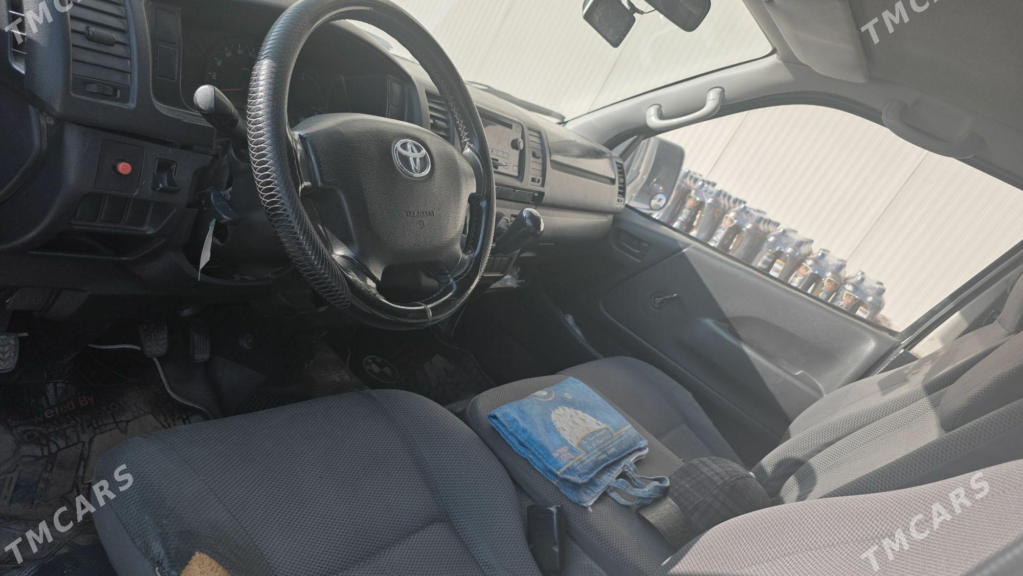 Toyota Hiace 2014 - 320 000 TMT - Туркменабат - img 4