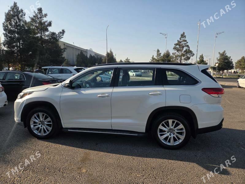 Toyota Highlander 2017 - 340 000 TMT - Мары - img 4