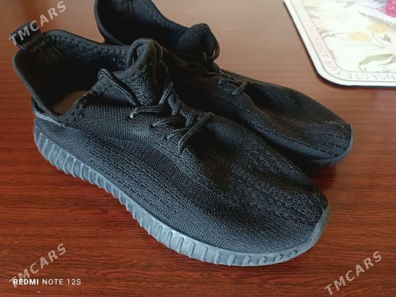 Женские туфли и кроссовки - Ким район - img 3