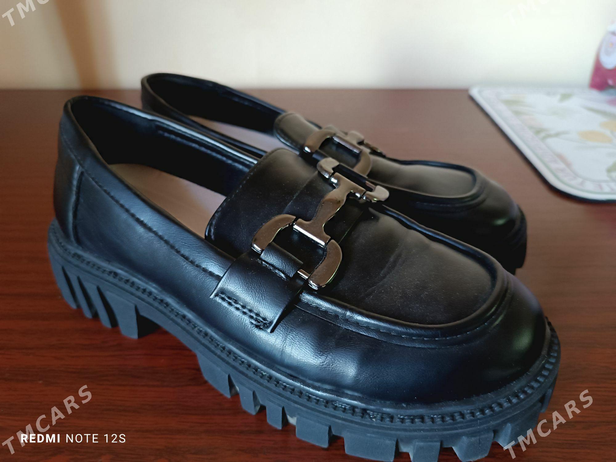 Женские туфли и кроссовки - Ким район - img 2