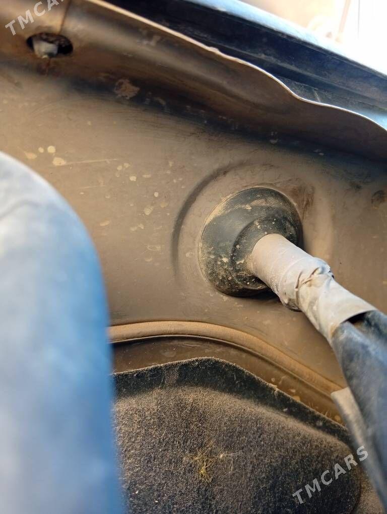 Toyota Camry 2001 - 170 000 TMT - Кёнеургенч - img 8